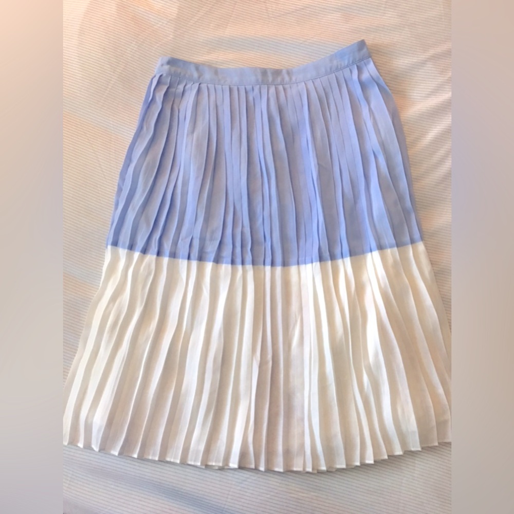 Sugarhill Boutique pleated blue/cream skirt size XS/8